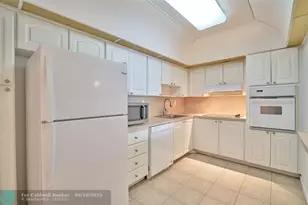 19390 Collins Ave Unit, Sunny Isles Beach, FL 33160 - Photo 3