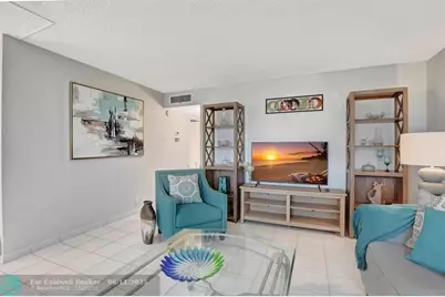 204  Burgundy E, Unit #204, Delray Beach, FL 33484 - Photo 3