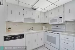 204 Burgundy E, Delray Beach, FL 33484 - Photo 9