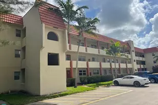 8101 N Sunrise Lakes Dr Unit, Sunrise, FL 33322 - Photo 11