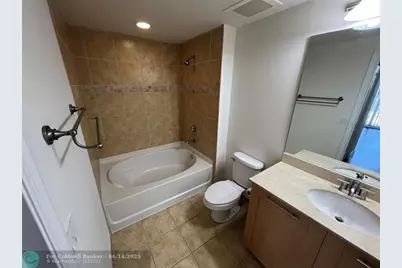 511 SE 5th Ave, Unit #911, Fort Lauderdale, FL 33301 - Photo 13