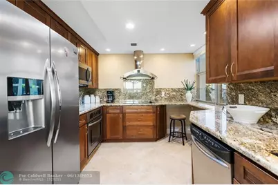 511  Bayshore Dr, Unit #501, Fort Lauderdale, FL 33304 - Photo 5