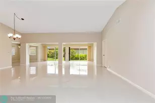 10821 Greentrail Dr, Boynton Beach, FL 33436 - Photo 7