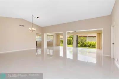 10821  Greentrail Dr, Boynton Beach, FL 33436 - Photo 5