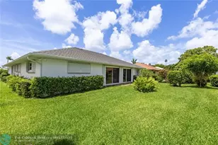10821 Greentrail Dr, Boynton Beach, FL 33436 - Photo 3