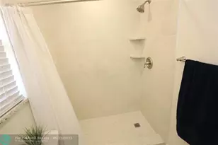 8225 Sunrise Lakes Blvd, Sunrise, FL 33322 - Photo 25