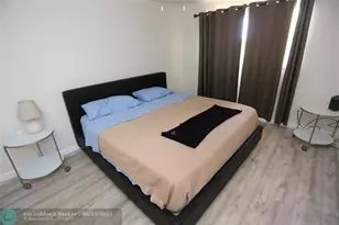 8225 Sunrise Lakes Blvd, Sunrise, FL 33322 - Photo 21