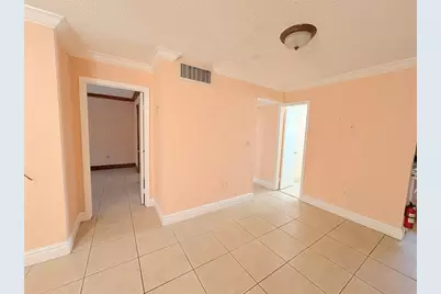 2760 W 62nd Pl, Unit #203, Hialeah, FL 33016 - Photo 11
