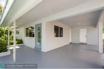 860 NE 34th St, Oakland Park, FL 33334 - Photo 3