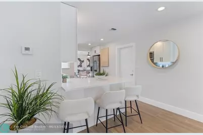 860 NE 34th St, Oakland Park, FL 33334 - Photo 7