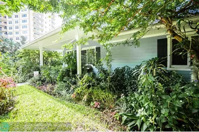 3301 SE 12th St, Pompano Beach, FL 33062 - Photo 25