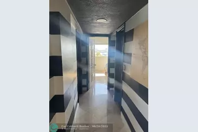 300  Oregon St, Unit #401, Hollywood, FL 33019 - Photo 13