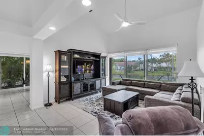 699  Spinnaker, Weston, FL 33326 - Photo 3