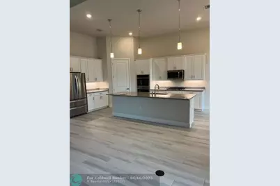 7813  Deer Lake Ct, Parkland, FL 33067 - Photo 3