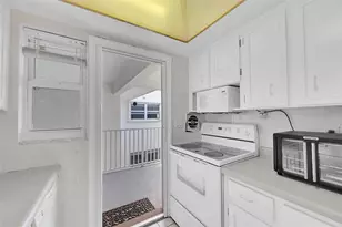 1110 N Riverside Dr, Pompano Beach, FL 33062 - Photo 35