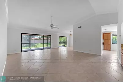 2600 SW 23rd Cranbrook Dr, Boynton Beach, FL 33436 - Photo 9