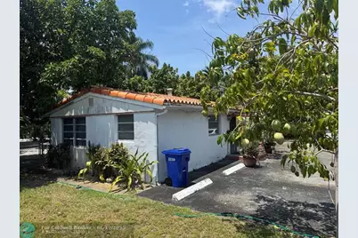 1100 NE 182nd St, North Miami Beach, FL 33162 - Photo 3