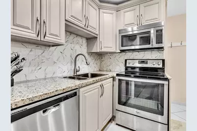 3020 NE 16th Ave, Unit #204 E, Oakland Park, FL 33334 - Photo 5