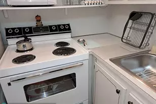 336 Oakridge S, Deerfield Beach, FL 33442 - Photo 7