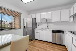 170 Lakeview Dr, Weston, FL 33326 - Photo 5