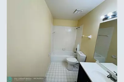 3449 NW 44th St, Unit #202, Lauderdale Lakes, FL 33309 - Photo 13