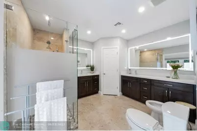 2319  Castilla Isle, Fort Lauderdale, FL 33301 - Photo 17