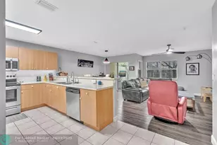 753 Imperial Lake Rd, West Palm Beach, FL 33413 - Photo 7