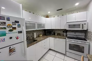 6447 Bay Club Dr, Fort Lauderdale, FL 33308 - Photo 17