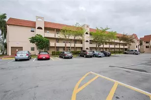 8060 N Sunrise Lakes Dr Unit, Fort Lauderdale, FL 33322 - Photo 1