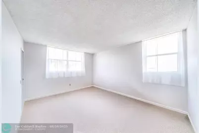 2860  Somerset Dr, Unit #404K, Lauderdale Lakes, FL 33311 - Photo 13