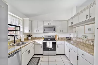 408  Republic Ct, Unit #408, Deerfield Beach, FL 33442 - Photo 9