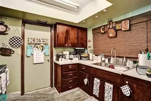 4508 NW 43rd Terrace, Tamarac, FL 33319 - Photo 17