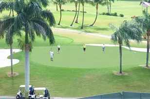 9400 N Hollybrook Lake Dr, Pembroke Pines, FL 33025 - Photo 15