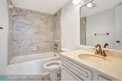 9400 N Hollybrook Lake Dr, Unit #105, Pembroke Pines, FL 33025 - Photo 7