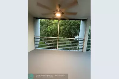 9480  Poinciana Pl, Unit #410, Davie, FL 33324 - Photo 13