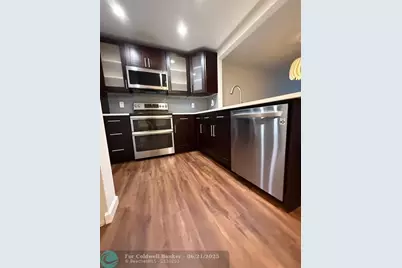 9480  Poinciana Pl, Unit #410, Davie, FL 33324 - Photo 3