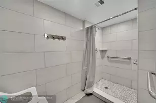 400 N Surf Rd, Hollywood, FL 33019 - Photo 47