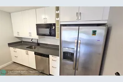 200 NW 25th St, Unit #8, Fort Lauderdale, FL 33311 - Photo 3