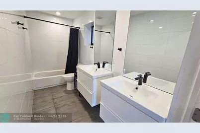 200 NW 25th St, Unit #8, Fort Lauderdale, FL 33311 - Photo 9