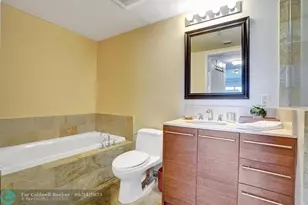 2641 N Flamingo Rd, Sunrise, FL 33323 - Photo 17