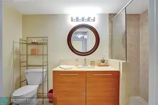 2641 N Flamingo Rd, Sunrise, FL 33323 - Photo 23