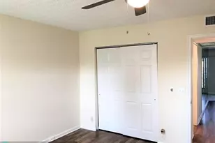 551 SW 135th Ave, Pembroke Pines, FL 33027 - Photo 17