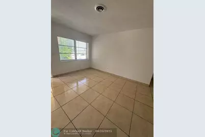 890 NW 39th St, Unit #8, Oakland Park, FL 33309 - Photo 5