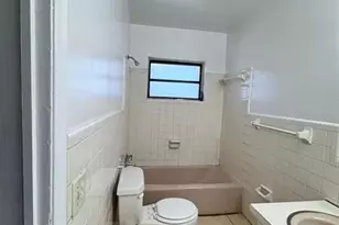 890 NW 39th St, Oakland Park, FL 33309 - Photo 9