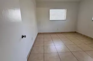 890 NW 39th St, Oakland Park, FL 33309 - Photo 7