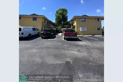 890 NW 39th St, Unit #2, Oakland Park, FL 33309 - Photo 1