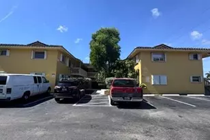 890 NW 39th St, Oakland Park, FL 33309 - Photo 1