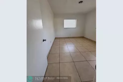 890 NW 39th St, Unit #2, Oakland Park, FL 33309 - Photo 9