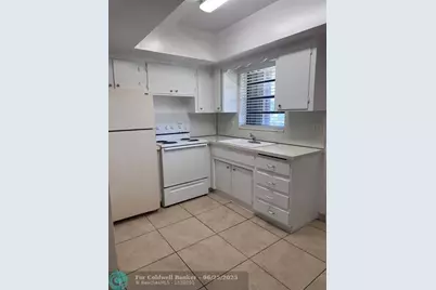 890 NW 39th St, Unit #2, Oakland Park, FL 33309 - Photo 3