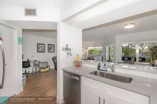 701 SW 128th Ave, Pembroke Pines, FL 33027 - Photo 17